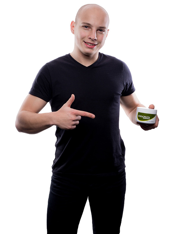 Stadiopasta trzymana przez fizjoterapeute